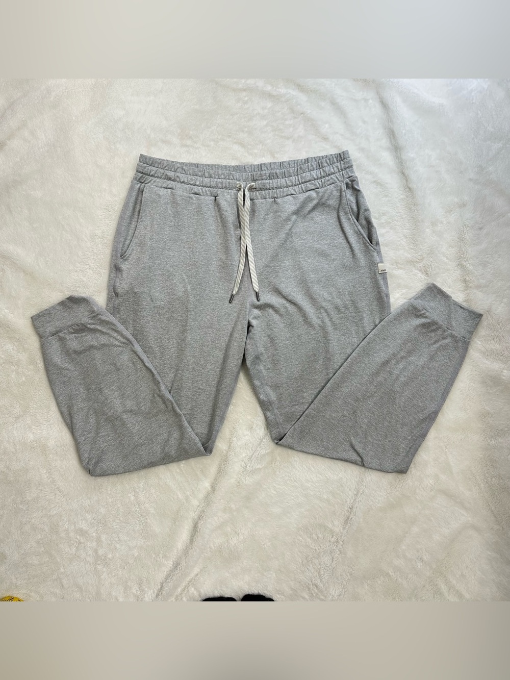 Vuori Performance Jogger - Pale Grey Heather - Size L - DreamKnit